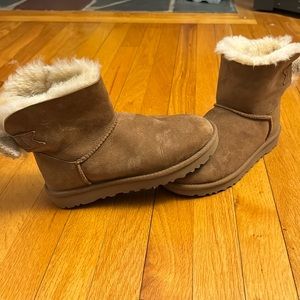 UGG Classic Mini Bailey Bow - Women’s Size 6 - EUC